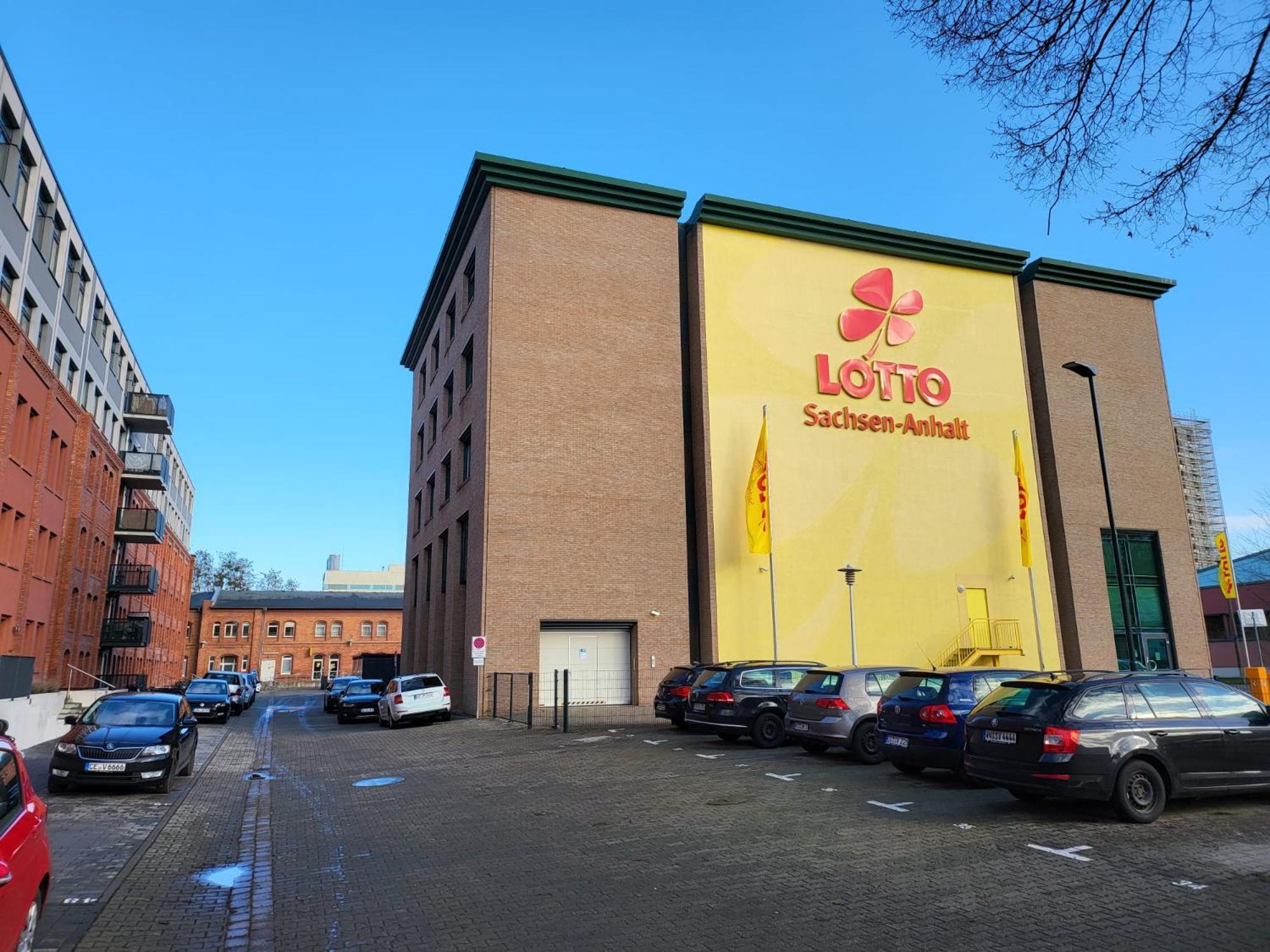 Trendige Stadtwohnung, Historisches Haus Mit Terrasse Und Garten Magdeburg Luaran gambar